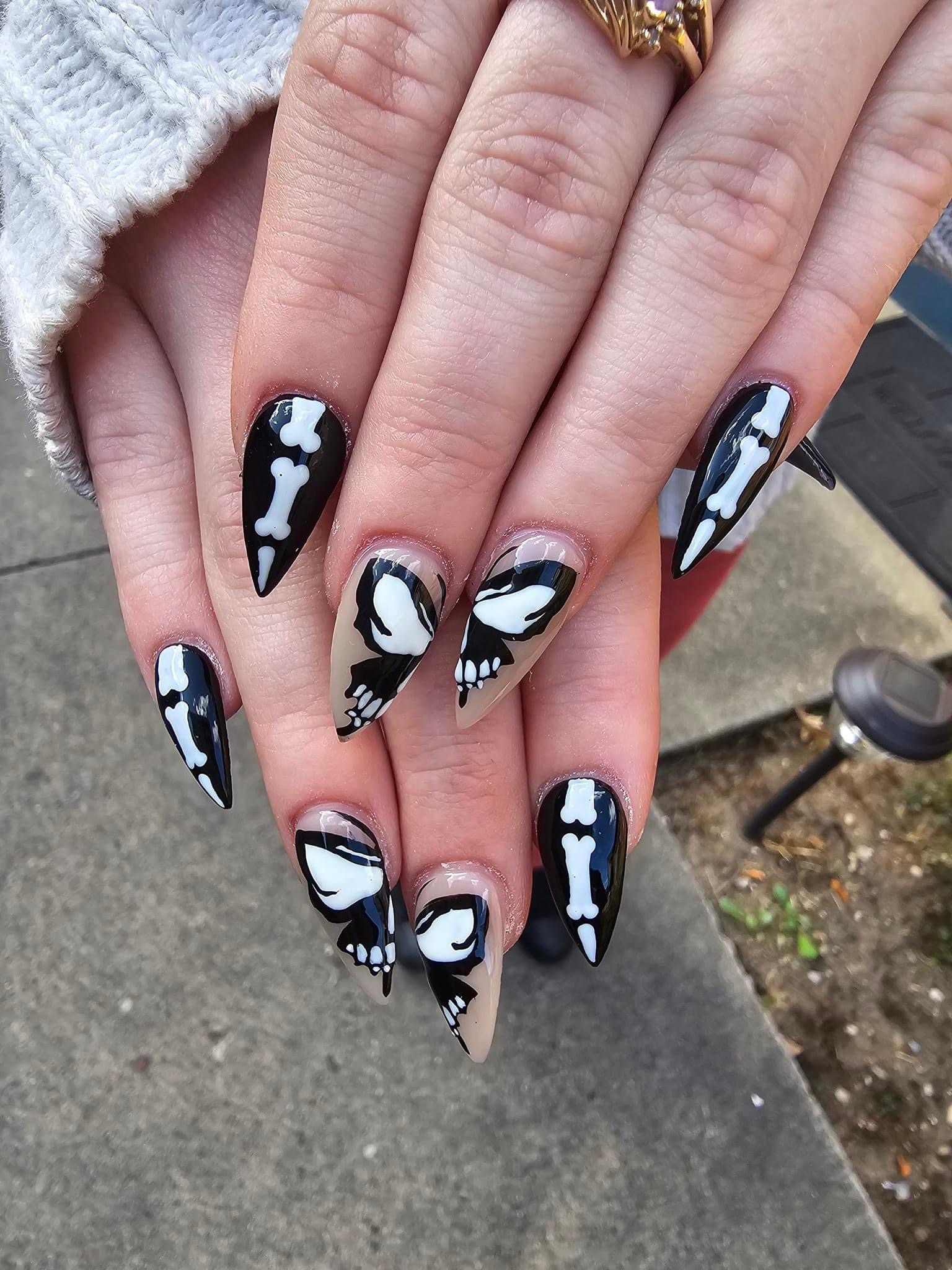 Prestigious Nail Salon & Spa logo